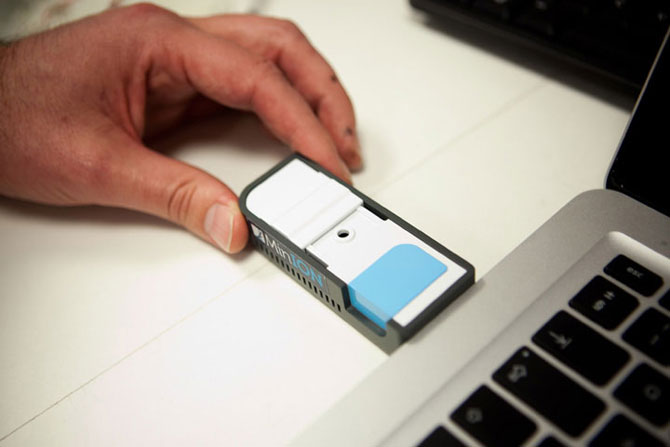 Дешифратор ДНК в виде USB-флэшки