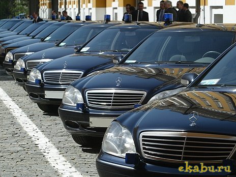 Авто-мото: Российские чиновники пересядут на ВАЗы?